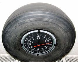 Standuhr Flugzeugreifen - Goodyear Aircraft