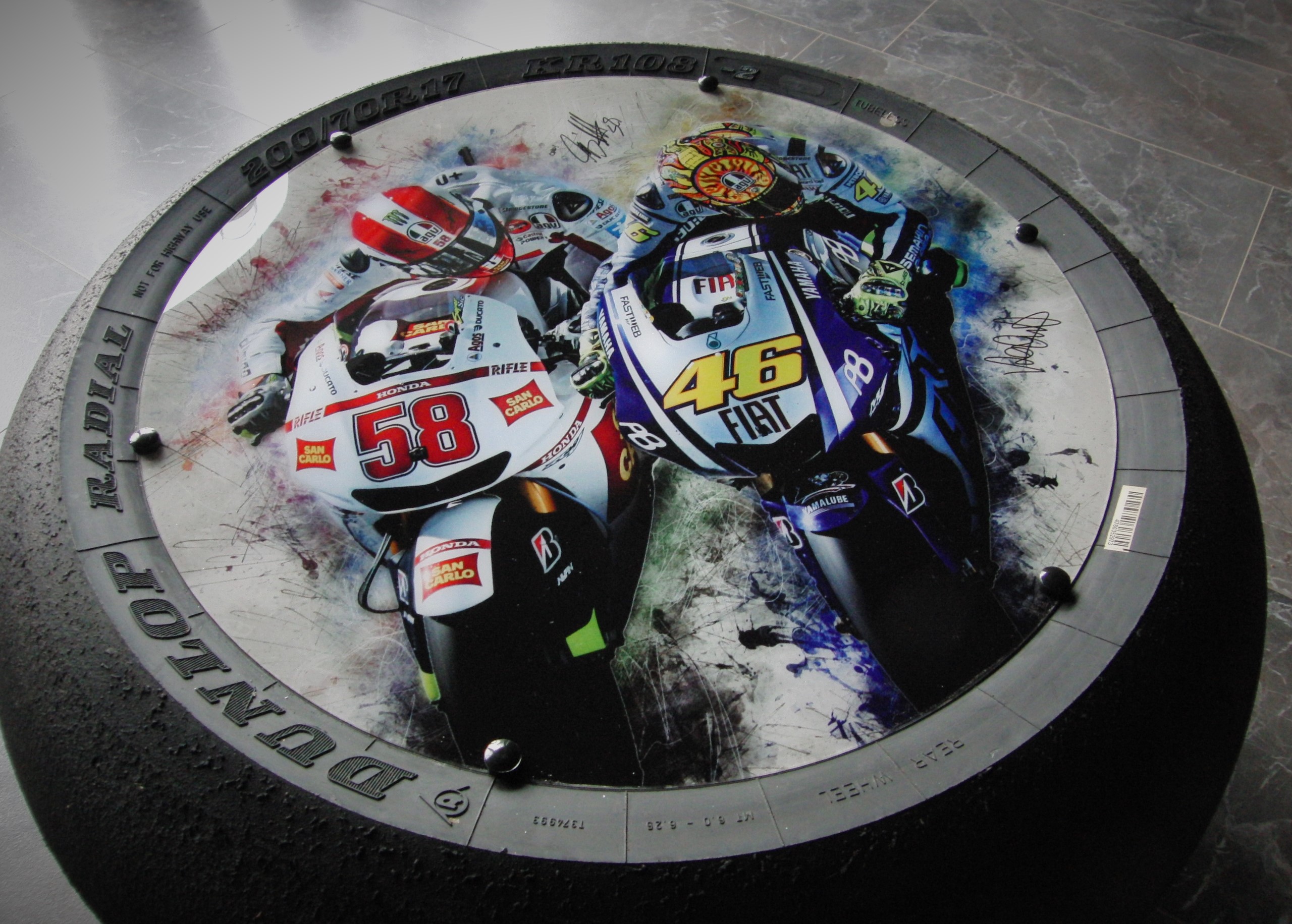 Dream Team Super Sic VR 46 GP/SBK Racing Slick Beistelltisch "Art" (aus der GP, Superbike) ,
